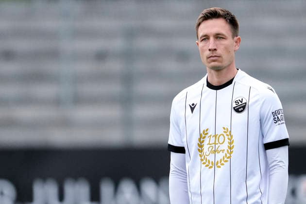 Kevin Stotz coach, head coach, SVS , single picture, single photo, action, action, in special jersey 110 years SV Sandhausen SVS , 20 05 2026, Sandhausen Germany , football, anniversary match, SV Sandhausen Eintracht Frankfurt xozx