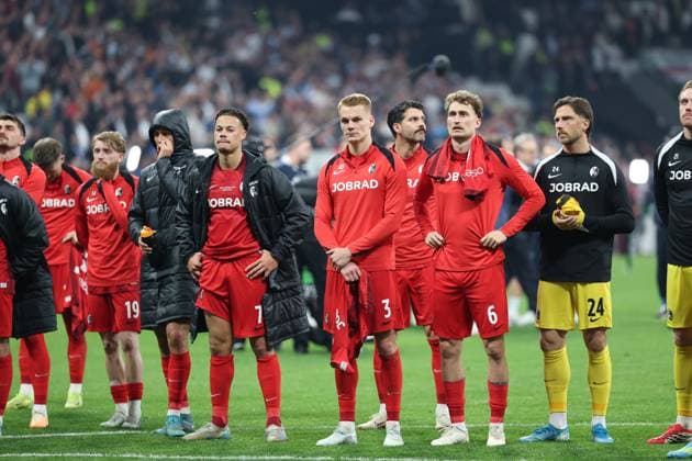 20.05.2026 - SOCCER - 2025-2026 UEFA EUROPA LEAGUE FINAL, SC Freiburg vs Aston Villa Philipp Lienhart of SC Freiburg shows disappointment after the match ISTANBUL ISTANBUL, BESIKTAS PARK TÜPRAS STADIUM BESIKTAS PARK TÜPRAS STADIUM TÜRKIYE