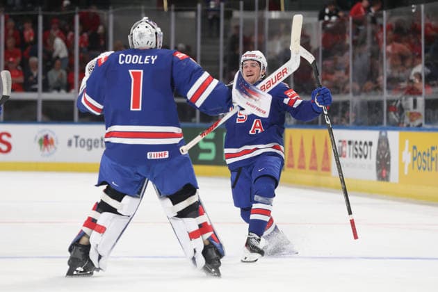 20 05 2026 Swiss Life Arena Zurich , SWITZERLAND, Men IIHF World Championship Zurich 2026 Group A USA Germany Goaltender Devin Cooley Ryan Leonard USA cheer after the shootout