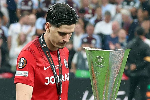20 05 2026, xrekx, Football Europa League Final 2026, SC Freiburg Aston Villa v l Igor Matanovic SC Freiburg enttaeuscht, enttäuscht, schaut enttaeuscht, niedergeschlagen, disappointed Pokal DFL DFB REGULATIONS PROHIBIT ANY USE OF PHOTOGRAPHS as IMAGE SEQUENCES and or QUASI VIDEO Istanbul