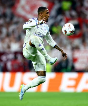 Ezri Konsa of Aston Villa. SC Freiburg v Aston Villa, UEFA Europa League, Final, Football, Besiktas Park, Istanbul, Turkiye - 20 May 2026Istanbul Besiktas Park United Kingdom EDITORIAL USE ONLY No use with unauthorised audio, video, data, fixture lists, club league logos or live services. Online in-match use limited to 120 images, no video emulation. No use in betting, games or single club league player publications.  Copyright: xJamesxMarsh Shutterstockx 16883157iz