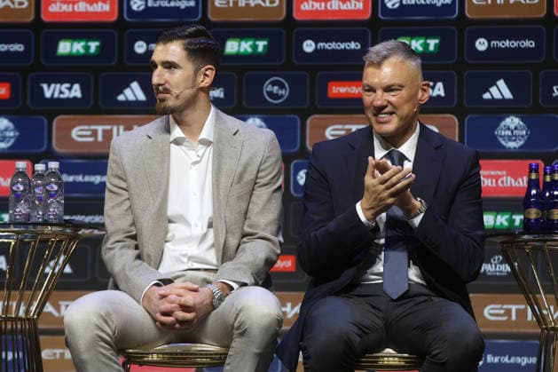 EuroLeague Final Four press conference, PK, Pressekonferenz held in Athens ahead of tournament ATHENS, GREECE - MAY 21: Fenerbahce Beko Head Coach Sarunas Jasikevicius (R) and player Nando de Colo (L) attend the pre-tournament press conference ahead of the EuroLeague Final Four at the Onassis Foundation in Athens, Greece, on May 21, 2026. The official media event brought together the head coaches and players from the participating teams—defending champions Fenerbahce Beko, Olympiacos, Real Madrid, and Valencia Basket—ahead of the championship battles. Ayhan Mehmet Anadolu Athens Greece. Editorial use only. Please get in touch for any other usage.  Copyright: x2026xAnadoluxAyhanxMehmetx