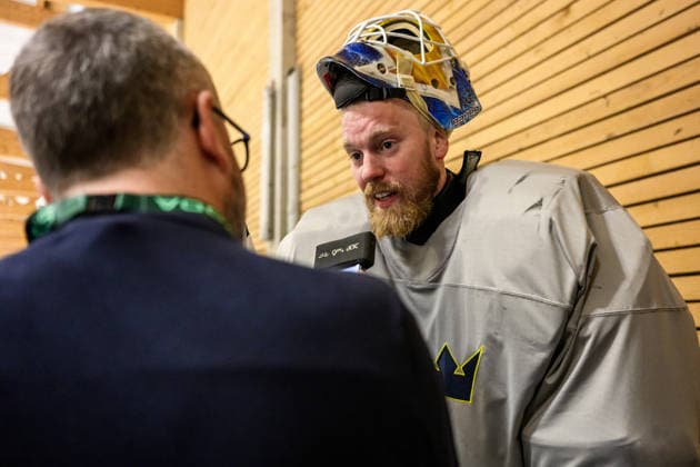 260521 goaltender Magnus Hellberg of Sweden in the mixed zone after a practice session during the 2026 IIHF Ice Hockey World Championship on May 21, 2026 in Fribourg Photo Jesper Zerman BILDBYRAN kod JZ JZ0723 ishockey ice hockey ishockey vm 2026 vm 2026 iihf world championship träning practice sverige sweden day 7 bbeng  Copyright: JESPERxZERMAN BB260521JZ005