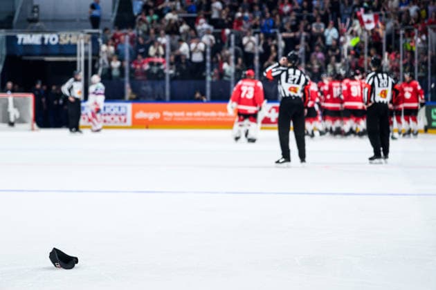 260521 A hat is thrown on the ice to celebrate Mark Scheifele™s hat trick during the 2026 IIHF Ice Hockey World Championship between Canada and Norway on May 21, 2026 in Fribourg Photo Jesper Zerman BILDBYRAN kod JZ JZ0724 ishockey ice hockey ishockey vm 2026 vm 2026 iihf world championship kanada canada norge norway bbeng  Copyright: JESPERxZERMAN BB260521JZ105