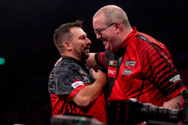 2026 BetMGM Premier League Darts, Night 16, Sheffield Jonny Clayton and Stephen Bunting during the 2026 BetMGM Premier League Darts, Night 16 at the Utilita Arena, Sheffield, England on 21 May 2026 Credit: Alex Young Every Second Media Editorial use only. All images are copyright Every Second Media Limited. No images may be reproduced without prior permission. Copyright: xIMAGO EveryxSecondxMediax ESM-2003-0016 AlexxYoungx xEveryxSecondxMediax