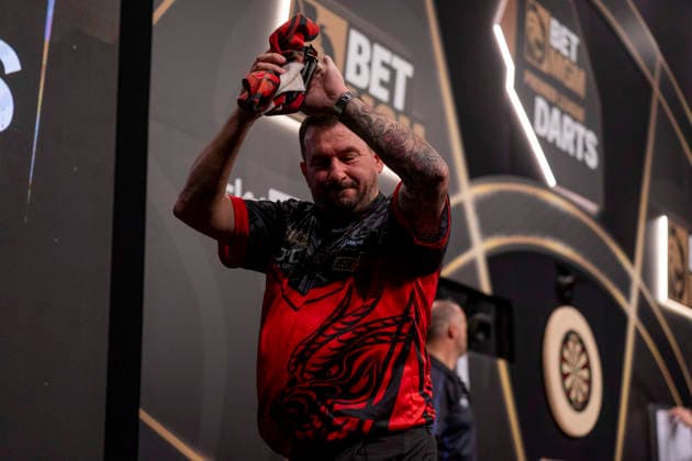 2026 BetMGM Premier League Darts, Night 16, Sheffield Jonny Clayton applauds the fans during the 2026 BetMGM Premier League Darts, Night 16 at the Utilita Arena, Sheffield, England on 21 May 2026 Credit: Alex Young Every Second Media Editorial use only. All images are copyright Every Second Media Limited. No images may be reproduced without prior permission. Copyright: xIMAGO EveryxSecondxMediax ESM-2003-0017 AlexxYoungx xEveryxSecondxMediax