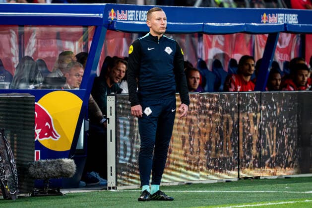 2026-05-21 FC Utrecht v SC Heerenveen - Dutch Eredivisie Conference League Play Offs Semi-Final UTRECHT, NETHERLANDS - MAY 21: fourth official Martijn Vos looks on during the Dutch Eredivisie Conference League Play Offs Semi-Final match between FC Utrecht and SC Heerenveen at Stadion Galgenwaard on May 21, 2026 in Utrecht, Netherlands. Utrecht Stadion Galgenwaard Netherlands Content not available for redistribution in The Netherlands directly or indirectly through any third parties. Copyright: xGabrielxCalvinoxAlonsox