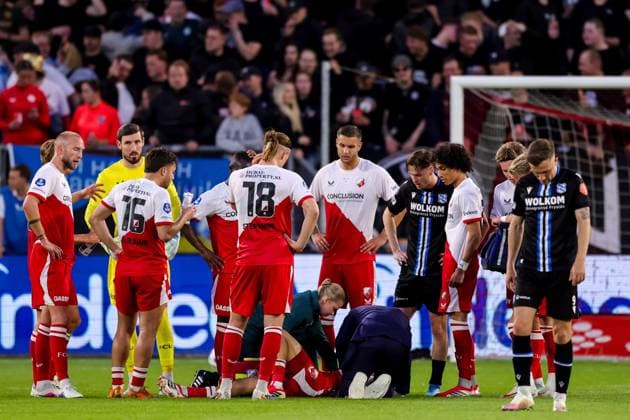 UTRECHT , 21-05-2026 , Stadion Galgenwaard , season 2025 2026 , play-offs for European football , Dutch football Eredivisie , match between Utrecht - Heerenveen , picture shows FC Utrecht player Alonzo Engwanda receives medical treatment Utrecht - Heerenveen (play off)  x203868896x Copyright: