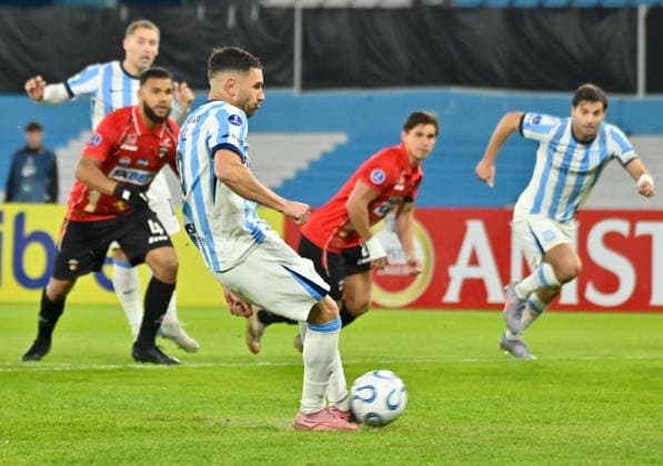 Maravilla Martinez Racing vs Caracas Copa Conmebol Libertadores Copyright: xjuanbaezphxJUANxMANUELxBAEZx