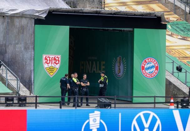 Soccer, men, 2025 2026 season, 83 DFB Cup final, FC Bayern Munich VfB Stuttgart, training the day before, in the picture police in front of the Marathon gate, 22 05 2026, Copyright: xMatthiasxKochx