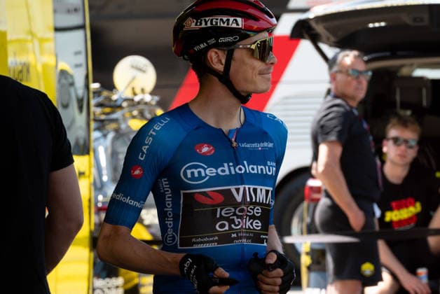 IPA84970788 - VINGEGAARD Jonas, TEAM VISMA LEASE A BIKE at the start of 13th stage of Giro d Italia 2026 from Alessandria, Italy, on may 22, 2026  Copyright: xSilviaxColombo IPAxSportx xx 84970788