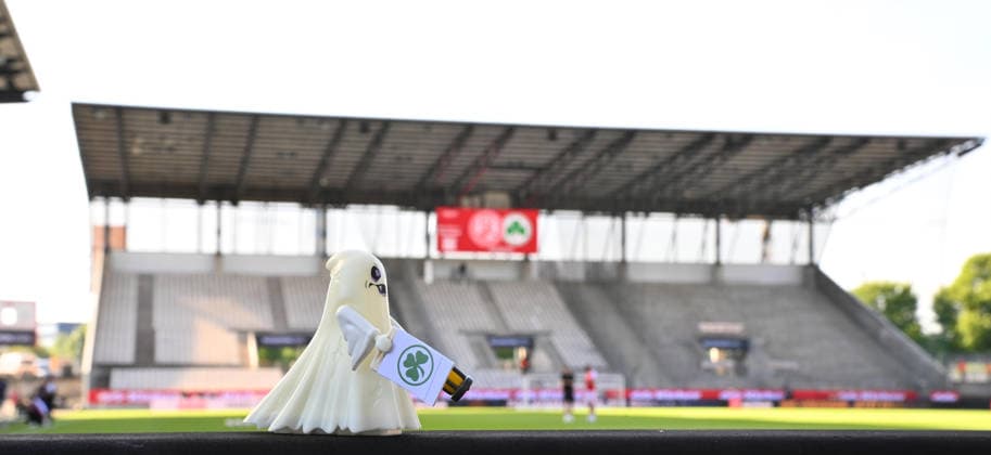 22 05 2026 Soccer season 2025 2026 Relegation 2 Soccer Bundesliga first leg Rot Weiss Essen RWE SpVgg Greuther Fürth Kleeblatt Sportfoto Zink xwoxzix DFL regulations prohibit any use of photographs as image sequences and or quasi video only for editorial use Feature Impression Symbolbild Symbol photo Ghost Ghost Relegation Ghost