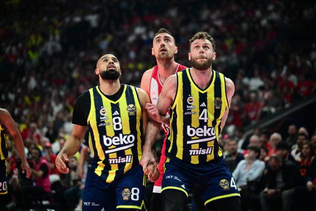 Olympiacos Piraeus v Fenerbahce Beko Istanbul Euroleague Final Four Talen Horton Tucker and Nicolo Melli of Fenerbahce and Nikola Milutinov of Olympiacos during the Euroleague match, Final Four Semifinal between Olympiacos Piraeus v Fenerbahce Beko Istanbul played at ATHENS Telekom Center Athens Stadium on May 22nd 2026 in Athens Greece Athens Greece Basketball Copyright: xAgenciaxLOFx