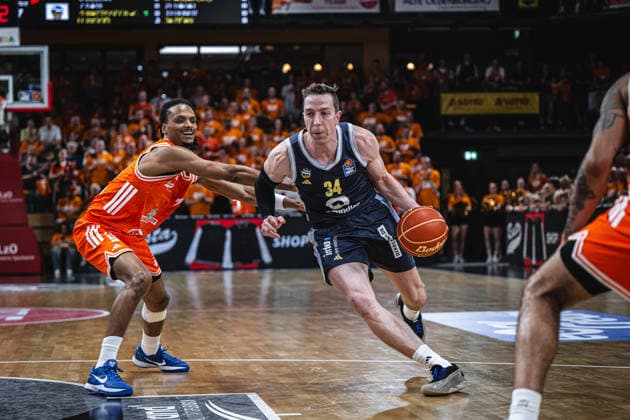 1 Basketball Bundesliga, easyCredit BBL, Season 2025 2026, Men, Playoffs, Quarterfinals, Game 3, 22 05 2026, RASTA Vechta ALBA Berlin Justin Bean 34 ALBA BERLIN in action Vechta RASTA Dome Lower Saxony Germany
