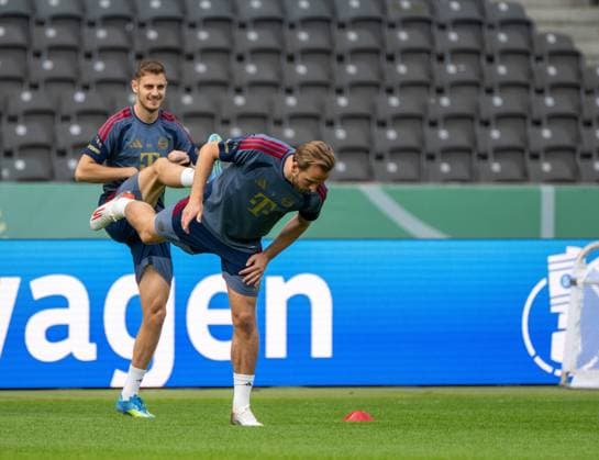 Soccer, men, season 2025 2026, 83 DFB Cup final, FC Bayern Munich VfB Stuttgart, training the day before, in the picture from l Josip Stanisic Bayern Munich , Harry Kane Bayern Munich , 22 05 2026, Copyright: xMatthiasxKochx