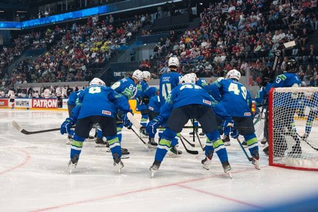 FRIBOURG, FRIBOURG - MAY 22: Slovenia players prior to the start of the 2026 IIHF World Championship, WM, Weltmeisterschaft Preliminary Round Group B match between Canada and Slovenia at BCF Arena on May 22, 2026 in Fribourg, Fribourg, Switzerland. Copyright: xLivioxBaeriswylx xSPPx Sportspressphoto_SPR151858