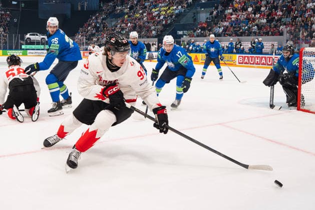 FRIBOURG, FRIBOURG - MAY 22: Fraser Minten of Canada during the 2026 IIHF World Championship, WM, Weltmeisterschaft Preliminary Round Group B match between Canada and Slovenia at BCF Arena on May 22, 2026 in Fribourg, Fribourg, Switzerland. Copyright: xLivioxBaeriswylx xSPPx Sportspressphoto_SPR151882