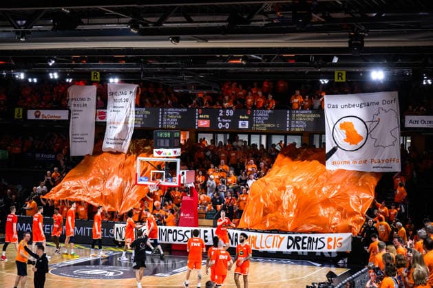 22 05 2026, Rasta Dome, Vechta Basketball, easyCredit Bundesliga, Playoffs quarterfinals, Rasta Vechta vs ALBA Berlin Choreo Choregraphie Fans Fanblock Vechta