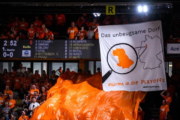 22 05 2026, Rasta Dome, Vechta Basketball, easyCredit Bundesliga, Playoffs quarterfinals, Rasta Vechta vs ALBA Berlin Choreo Choregraphie Fans Fanblock Vechta