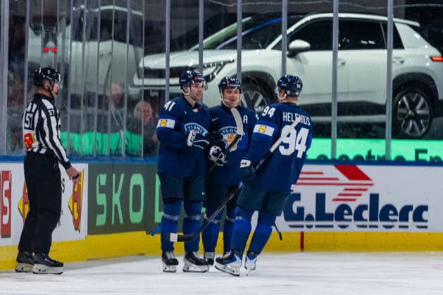 ZURICH, SWITZERLAND - MAY 22: Ville Hainola (Finland, 41) during his 1:0 goal celebration during the Preliminary Round - Group A Match 35 between Finland and Great Britain at the IIHF Ice hockey, Eishockey World Championship, WM, Weltmeisterschaft 2026, Swiss Life Arena on May 22, 2026 in Zurich, Switzerland. Zurich Switzerland Copyright: xTimoxSteinx