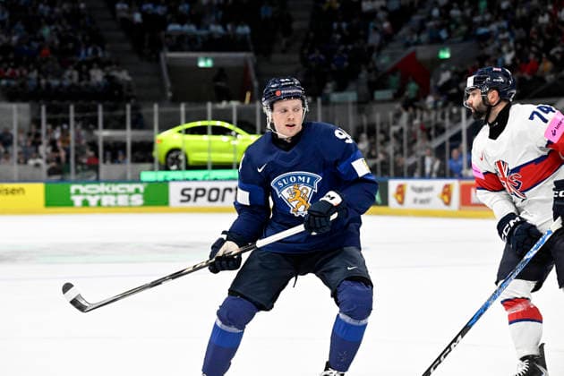 LKS 20260522 Konsta Helenius (L) of Finland during the 2026 IIHF Ice hockey, Eishockey World Championships preliminary round group A match between Finland and Great Britain in Zurich on May 22th, 2026. - RONI REKOMAA Zürich Switzerland oE7UqwaqrsY  Copyright: xRonixRekomaax oE7UqwaqrsY