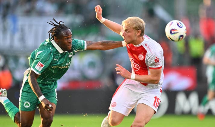 22 05 2026 Soccer season 2025 2026 Relegation 2 Soccer Bundesliga first leg Rot Weiss Essen RWE SpVgg Greuther Fürth Kleeblatt Sportfoto Zink xwoxzix DFL regulations prohibit any use of photographs as image sequences and or quasi video only for editorial use Noel Futkeu 9, SpVgg Greuther Fürth Ben Vincent Hüning 15, Rot Weiss Essen
