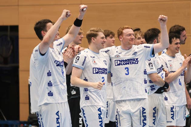 2026 05 22, xkwix, Handball, HBL, ThSV Eisenach TBV Lemgo Lippe, Werner Aßmann Halle, 32 Matchday, Season 2025 2026 The team from Lemgo celebrates after victory Lukas Hutecek TBV Lemgo Lippe 2 Nicolai Theilinger TBV Lemgo Lippe 3 Photo xKamilxWilkowskixPressefotoKochx Thüringen Germany