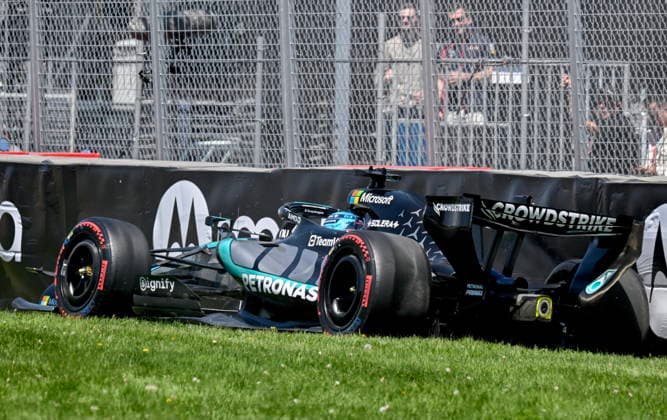 May 22, 2026, Montreal, Qc, CANADA: Mercedes driver George Russell, of the United Kingdom, hits the wall during the practice session at the Formula One auto racing Canadian Grand Prix in Montreal on Friday, May 22, 2026. Canada News - May 22, 2026  - ZUMAc35_ 20260522_zaf_c35_039 Copyright: xGrahamxHughesx