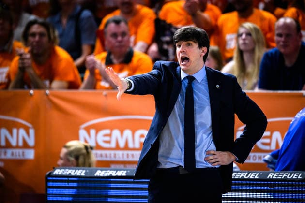 22 05 2026, Rasta Dome, Vechta Basketball, easyCredit Bundesliga, Playoffs quarterfinals, Rasta Vechta vs ALBA Berlin Pedro Calles Coach Headcoach Berlin