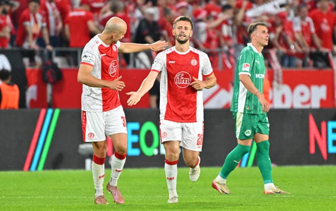 22 05 2026 Soccer season 2025 2026 Relegation 2 Soccer Bundesliga first leg Rot Weiss Essen RWE SpVgg Greuther Fürth Kleeblatt Sportfoto Zink MeZi xmexzix DFL regulations prohibit any use of photographs as image sequences and or quasi video only for editorial use Torjubel Jubel Freude nach Treffer Torschuß zum 1 0 durch Torben Müsel 26, Rot Weiss Essen