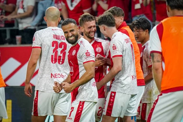 Germany Soccer 2 Bundesliga Relegation 2025 2026 Rot Weiss Essen vs SpVgg Greuther Fürth Stadion an der Hafenstraße Essen Goal and goal celebration to 1 0 by Torben Müsel Torben Muesel Rot Weiss Essen, 26 Joy, emotions, jubilation Copyright: xJOERANxSTEINSIEKx