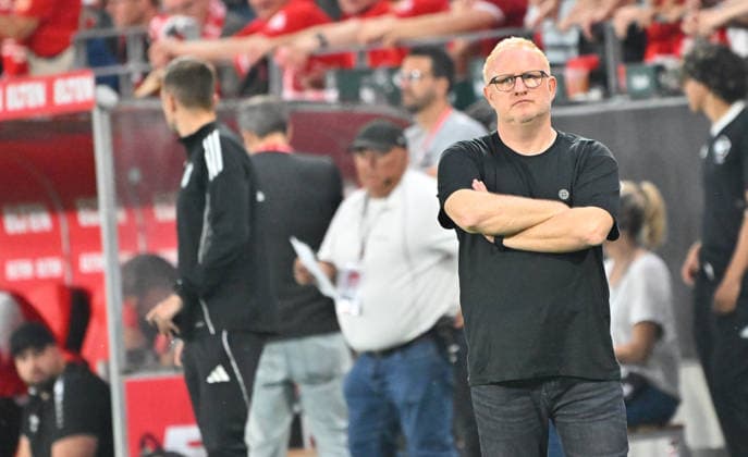 22 05 2026 Soccer season 2025 2026 Relegation 2 Soccer Bundesliga first leg Rot Weiss Essen RWE SpVgg Greuther Fürth Kleeblatt Sportfoto Zink MeZi xmexzix DFL regulations prohibit any use of photographs as image sequences and or quasi video only for editorial use Heiko Vogel Trainer SpVgg Greuther Fürth disappointed Disappointment