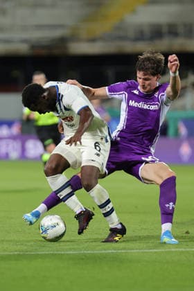 ACF Fiorentina v Atalanta - Campionato Serie A Giovanni Fabbian of ACF Fiorentina and Yunus Musah of Atalanta,battle for the ball during the Italian Serie A football match between ACF Fiorentina and Atalanta, on May 22 ,2026 at the Artemio-Franchi stadium in Florence. Firenze FI Italy  Copyright: xAndreaxMartinix originalFilename:martini-acffiore260522_npnCQ.jpg