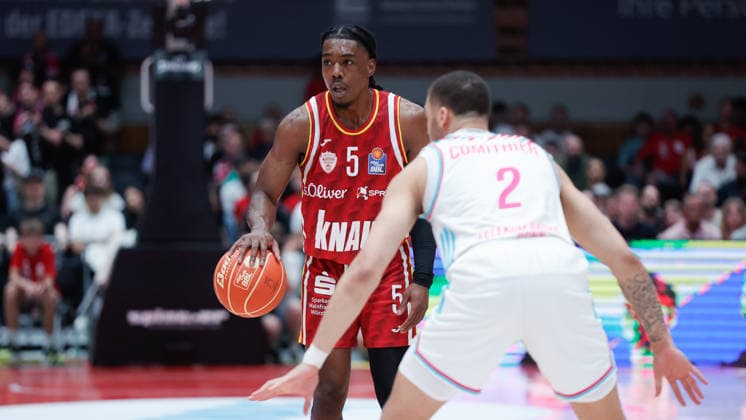 In the picture from left Marcus Carr Wuerzburg Baskets, 5 on the ball against Alijah Comithier Telekom Baskets Bonn, 2 22 05 2026, Basketball, Fitness First Wuerzburg Baskets vs Telekom Baskets Bonn, easyCredit BBL Playoffs, 3 Quarterfinals, Germany, 97072, tectake Arena Wuerzburg, Copyright: HMBxMedia xJulienxBecker