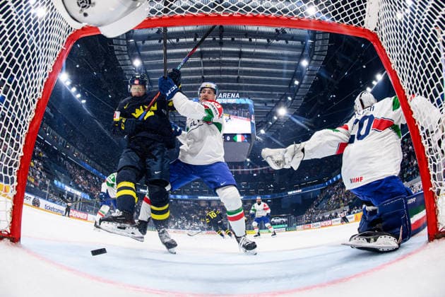260522 Jacob Larsson of Sweden during the 2026 IIHF Ice Hockey World Championship match between Sweden and Italy on May 22, 2026 in Fribourg Photo Jesper Zerman BILDBYRAN kod JZ JZ0726 ishockey ice hockey ishockey vm 2026 vm 2026 iihf world championship sverige sweden italien italy bbeng  Copyright: JESPERxZERMAN BB260522JZ153