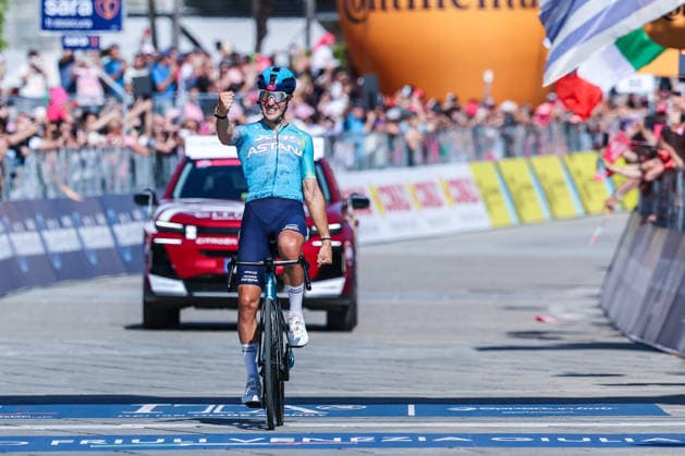109th Giro d Italia 2026 Stage 13 a 189km stage from Alessandria to Verbania 22 05 2026 Alberto Bettiol of Italy XDS Astana Team celebrates at finish line as stage winner during the 109th Giro d Italia 2026, Stage 13 a 189km stage from Alessandria to Verbania UCIWT on May 22, 2026 in Verbania, Italy Copyright: xBEAUTIFULxSPORTS Carabellix