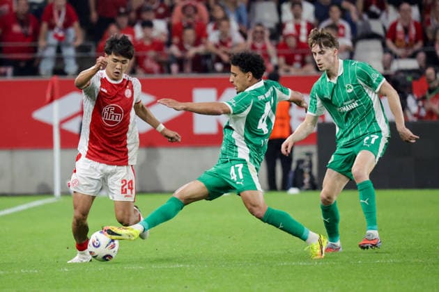 22 05 2026, xgrfx, Soccer 2 Bundesliga Relegation, Rot Weiss Essen SpVgg Greuther Fürth v l Kaito Mizuta Rot Weiß Essen , Sayfallah Ltaief Greuther Fürth DFL DFB REGULATIONS PROHIBIT ANY USE OF PHOTOGRAPHS as IMAGE SEQUENCES and or QUASI VIDEO Essen
