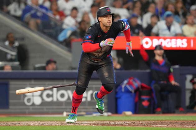 May 22, 2026, Toronto, On, CAN: Toronto Blue Jays George Springer (4) sets off for first base after hitting a two-run RBI double during eighth inning MLB, Baseball Herren, USA baseball action against the Pittsburgh Pirates in Toronto on Friday, May 22, 2026. George Springer  - ZUMAc35_ 20260522_zaf_c35_158 Copyright: xChrisxYoungx