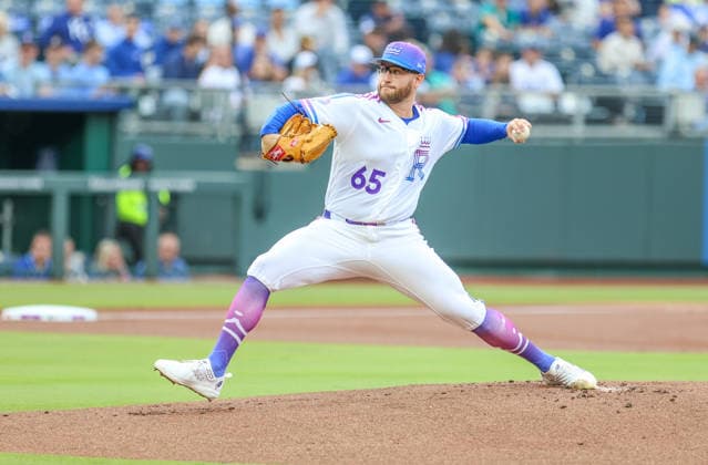 MLB, Baseball Herren, USA 2026: Mariners Vs Royals May 22 MAY 22, 2026: Kansas City Royals starting pitcher Noah Cameron (65) throws a pitch in the 1st inning against the Seattle Mariners at Kauffman Stadium in Kansas City, MO. Roman Puno CSM (Credit Image: Â Roman Puno Cal Media) Kansas City Missouri United States EDITORIAL USE ONLY Copyright: xx ZUMA-20260522_zma_c04_068.jpg RomanxPunox csmphotothree491411