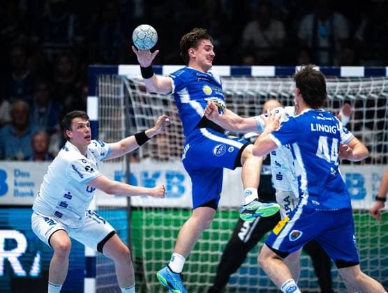 DAIKIN HBL HANDBALL MEN 1 BL 32 GAME DAY THSV EISENACH TBV LEMGO LIPPE FOR EDITORIAL PURPOSES ONLY p 22 05 2026 Eisenach DAIKIN HBL Handball 1 Bundesliga Herren Saison 2025 2026 32 Spieltag Werner Assmann Halle ThSV Eisenach TBV Lemgo Lippe im Foto Felix Aellen 22 ThSV Eisenach , Frederik Simak 8 TBV Lemgo Lippe Germany Thuringia Eisenach Copyright SaschaxFromm Copyright: SaschaxFromm doc85yrmnwtbsj1fpng8b42 ,EDITORIAL USE ONLY Copyright: SaschaxFromm