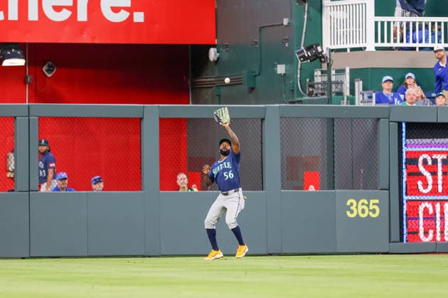 MAY 22, 2026: Seattle Mariners left fielder Randy Arozarena (56) catches a fly ball in the 6th inning against the Kansas City Royals at Kauffman Stadium in Kansas City, MO. CSM Kansas City United States - ZUMAc04_ 20260522_zma_c04_065 Copyright: xRomanxPunox