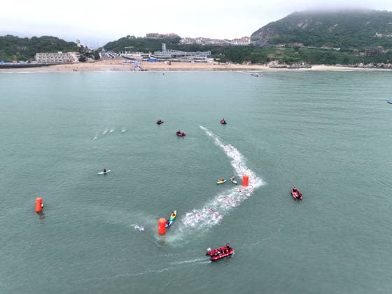 2026 Lianyungang Triathlon Asian Cup Contestants compete in the Excellent Group of the 2026 Lianyungang Triathlon Asian Cup in Lianyungang, Jiangsu Province, China on May 23, 2026. Lianyungang Jiangsu China  Copyright: xCFOTOx i1779547963793