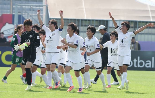 (260523) -- SUWON, May 23, 2026 -- Players of Naegohyang Women s FC celebrate after winning the final match between Naegohyang Women s FC and Tokyo Verdy Beleza at the 2025 2026 AFC Women s Champions League in Suwon, South Korea, May 23, 2026. ) (SP)SOUTH KOREA-SUWON-FOOTBALL-AFC WOMEN S CHAMPIONS LEAGUE-FINAL YaoxQilin 