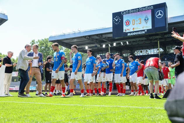 The winners of VfR Mannheim pick up the medal at the BfV Cup Final VfR Mannheim SV Waldhof Mannheim 07 on 23 05 26 at Carl Benz Stadium, Mannheim xamx Photo Alfio Marino Copyright: