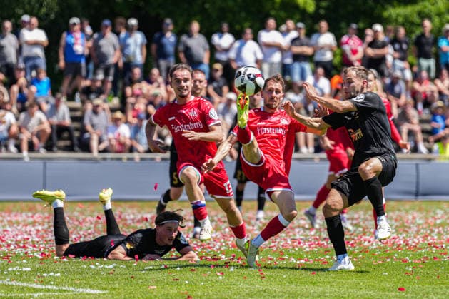 SBFV Rothaus Pokal, Bahlinger SC vs FC 08 Villingen, 23 05 2026 duel between Kolja Herrmann Bahlinger SC, 8 and Christian Derflinger FC 08 Villingen, 7 SBFV Rothaus Pokal, Bahlinger SC vs FC 08 Villingen, Karl Heitz Stadion Offenburg, 23 05 2026 Copyright: xBEAUTIFULxSPORTS Boscox