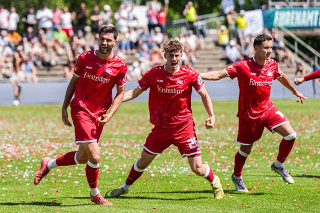 SBFV Rothaus Pokal, Bahlinger SC vs FC 08 Villingen, 23 05 2026 Goal celebration for 1 0 by Elvir Zukaj Bahlinger SC, 4 SBFV Rothaus Pokal, Bahlinger SC vs FC 08 Villingen, Karl Heitz Stadion Offenburg, 23 05 2026 Copyright: xBEAUTIFULxSPORTS Boscox