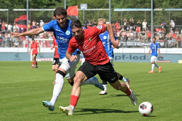 Michael Kleinschrodt SG Sonnenhof Grossaspach, 11 am with ball in duel with Milan Petrovic SV Stuttgarter Kickers, 04 SV Stuttgarter Kickers vs SG Sonnenhof Grossaspach, Football, Men, DB Regio wfv Cup Final, Season 2025 2026, 23 05 2026 SV Stuttgarter Kickers vs SG Sonnenhof Grossaspach, Football, Men, DB Regio wfv Cup Final, Season 2025 2026, 23 05 2026 Stuttgart Copyright: xEibner-Pressefoto TobiasxBaurx EP_TBR