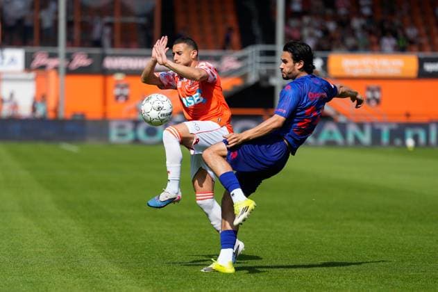VOLENDAM , 23-05-2026 , Kras Stadium, season 2025 2026 , Dutch Eredivisie Football ,Second leg of the Keuken Kampioen Play-Offs final . Match between FC Volendam and Willem II . Picture shows FC Volendam player Bilal Ould-Chikh and Willem II player Nathan Tjoe-A-On Volendam - Willem II (play off)  x203907257x Copyright: