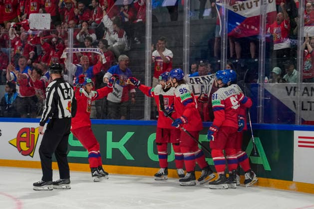 FRIBOURG, SWITZERLAND MAY 23 Daniel Vozenilek of Czechia C celebrated for his goal during the 2026 IIHF Ice Hockey World Championship Switzerland game between Slovakia and Czechia at BCF Arena on May 23, 2026 in Fribourg, Fribourg Fribourg BCF Arena Fribourg Switzerland Copyright: xJustPictures.ch JarixPestelaccix jp-en-EuSpIm-JP6_JAR_Slovakia_Cyechia_23May2026_00012