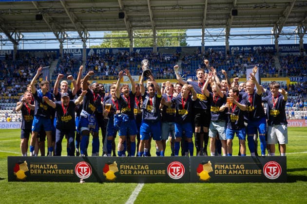 Jena , 230526, Final Soccer Thuringia Cup , FC Carl Zeiss Jena against ZFC Meuselwitz in the picture Jena team with cup